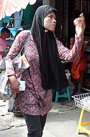 'A Muslim Woman' by Asienreisender